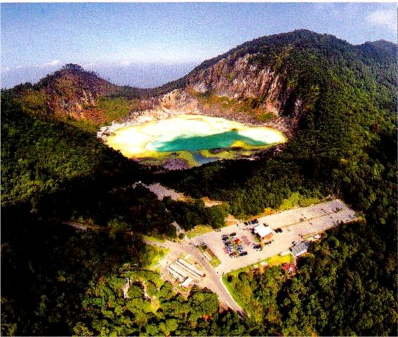 Jalan Patuha Gunung Berapi Jawa Barat