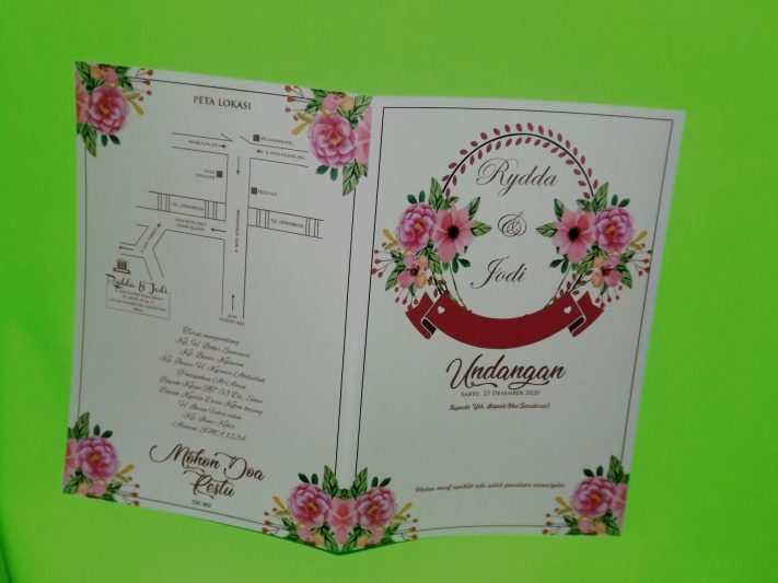 Three Diamonds Card Wedding Invitations