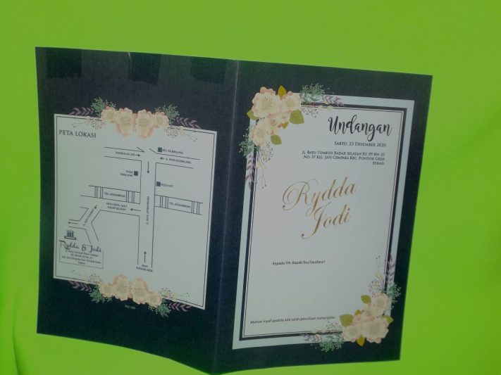 Three Diamonds Card Wedding Invitations